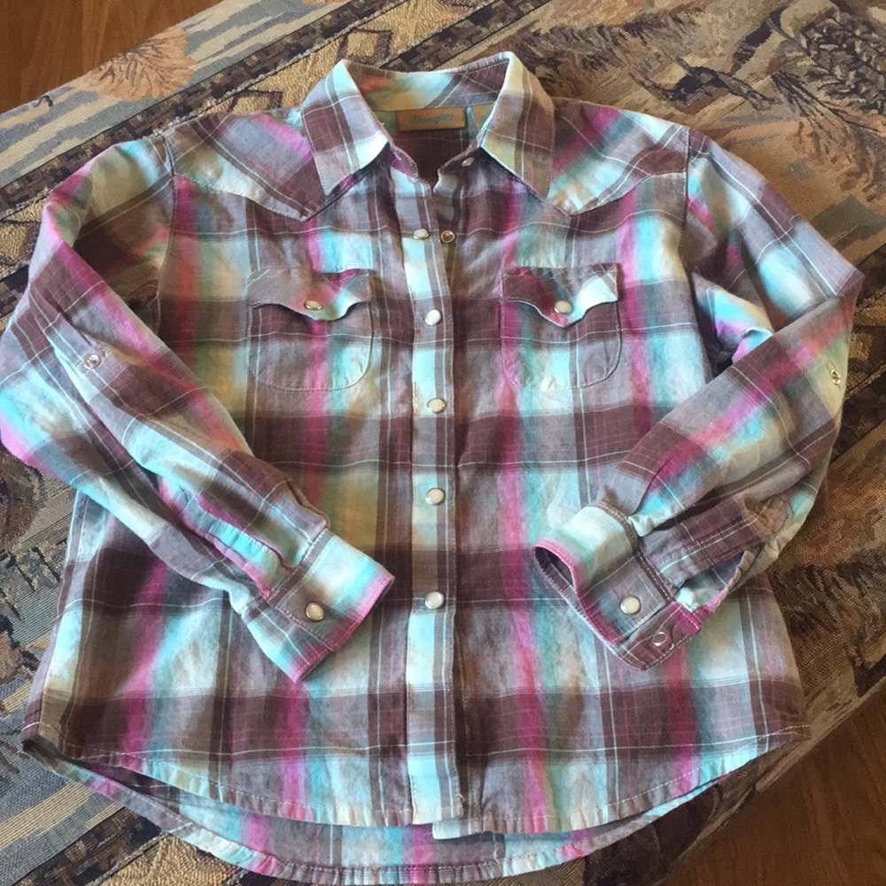 Girls Wrangler 10 shirt.